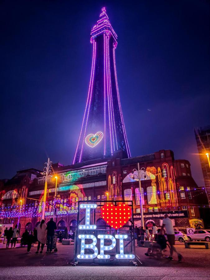 Hotel Rouge Blackpool Bagian luar foto