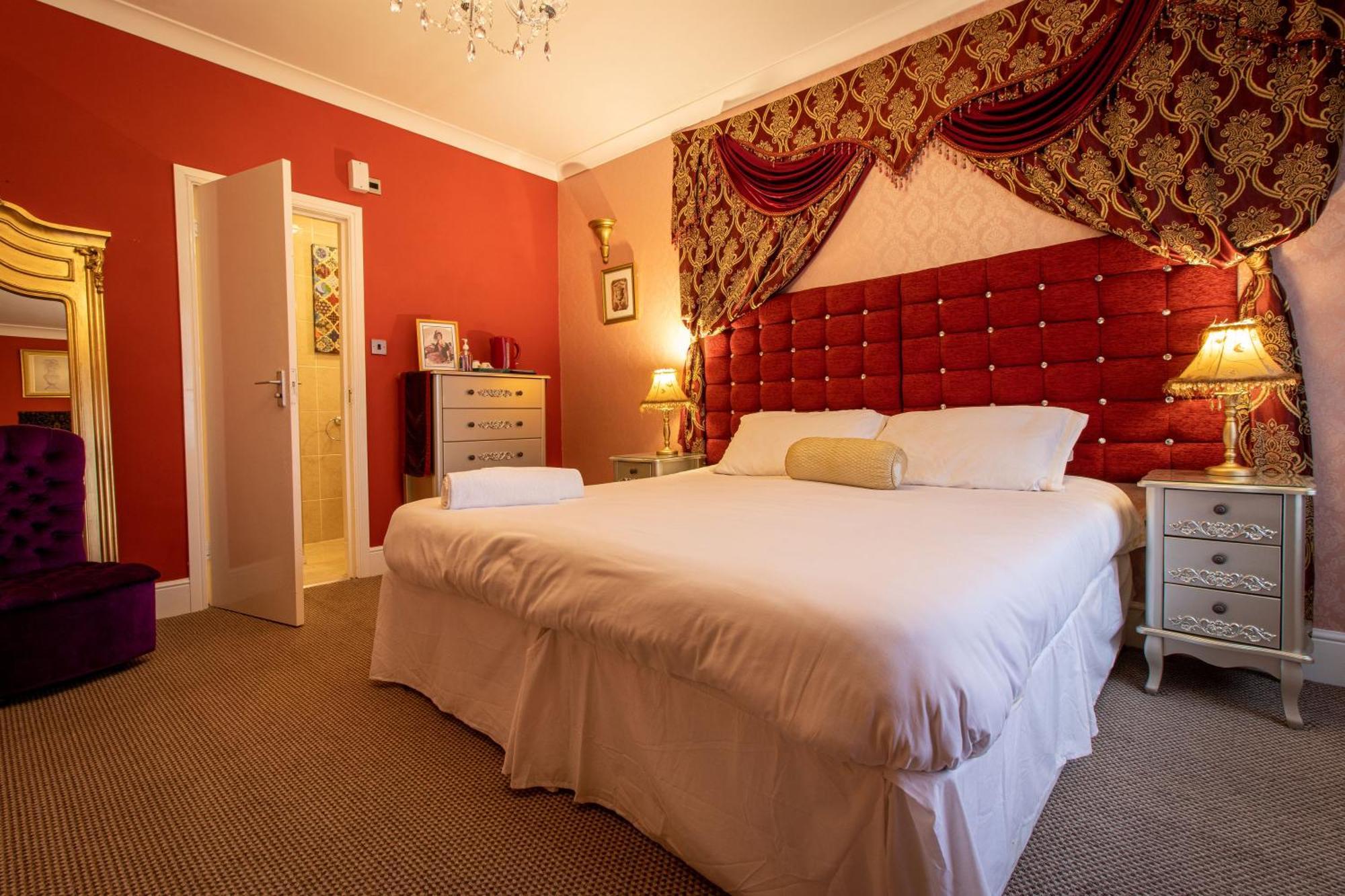 Hotel Rouge Blackpool Bagian luar foto