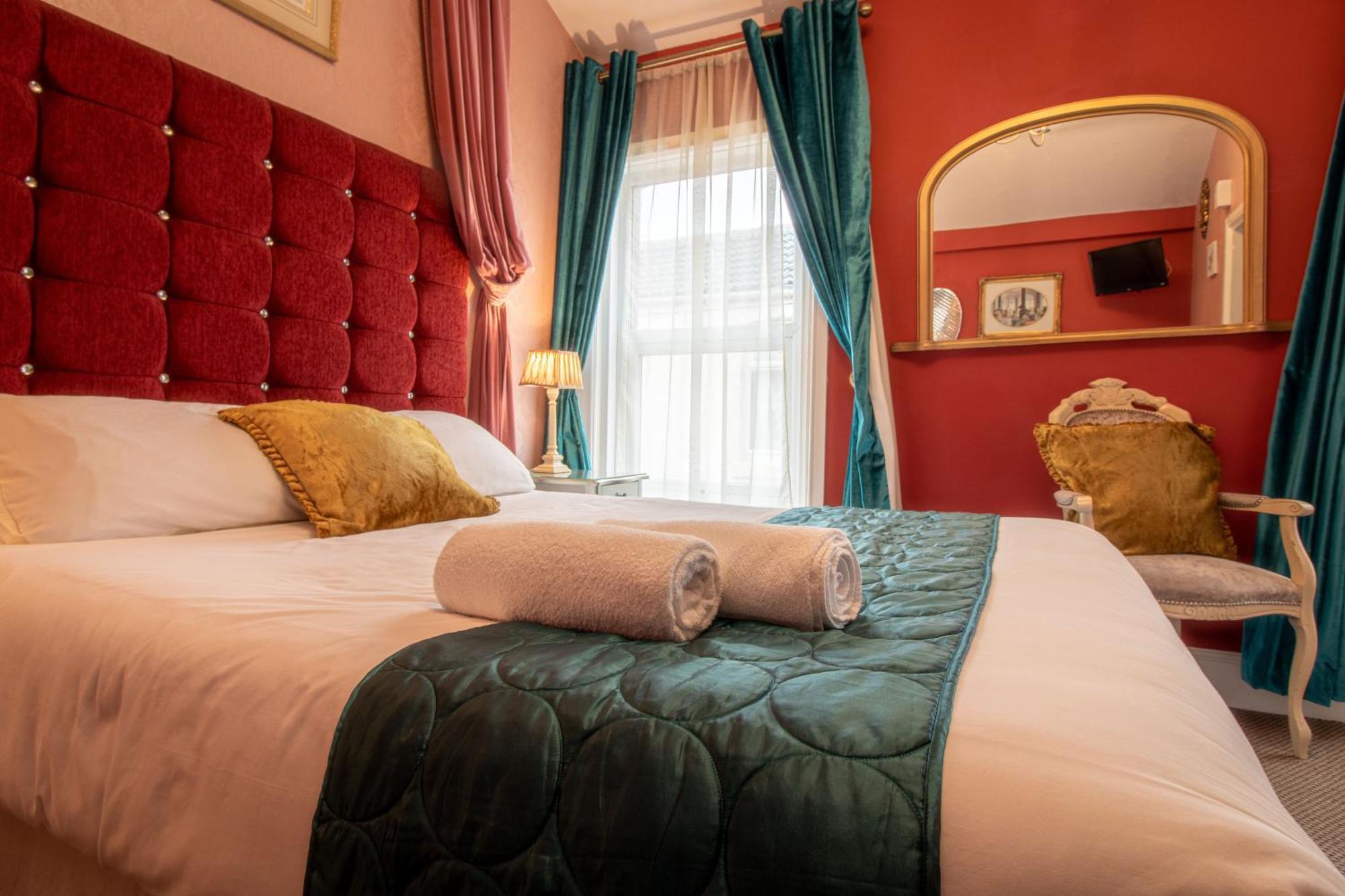 Hotel Rouge Blackpool Bagian luar foto